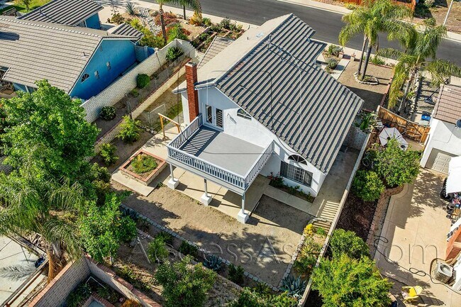 Building Photo - Charming 3 Bed/2.5 Bath Home With A Spacious Backyard And 3-Car Garage in Lake Elsinore!