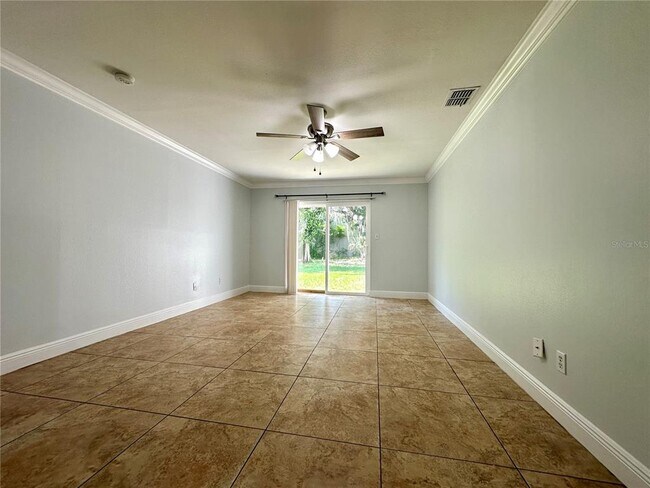 Building Photo - 10005 Granite Ln