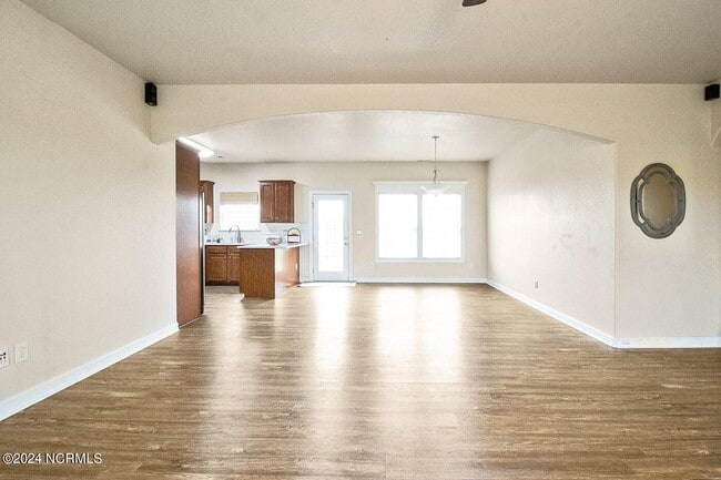 Building Photo - 460 Cooper Garrett Rd