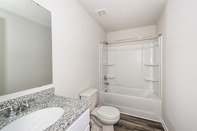 Building Photo - 29 Lake Pamona Rd