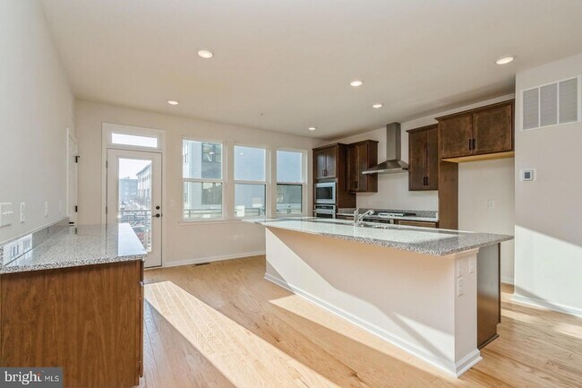 Building Photo - 103 Vaughn Dr Ext