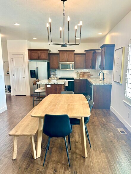 Dining/Kitchen - 7868 N Broken Arrow Ln