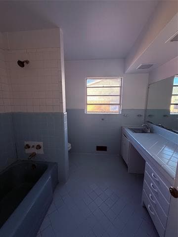 Building Photo - 914 Bandera Ln