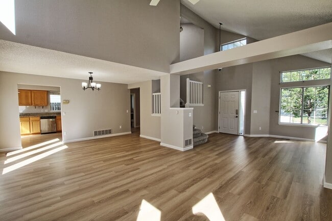 Building Photo - 17048 Campo Dr