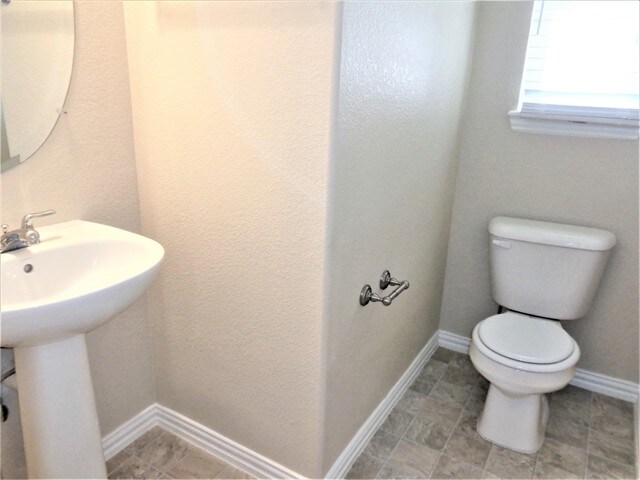 Building Photo - 2828 S Killarney Way