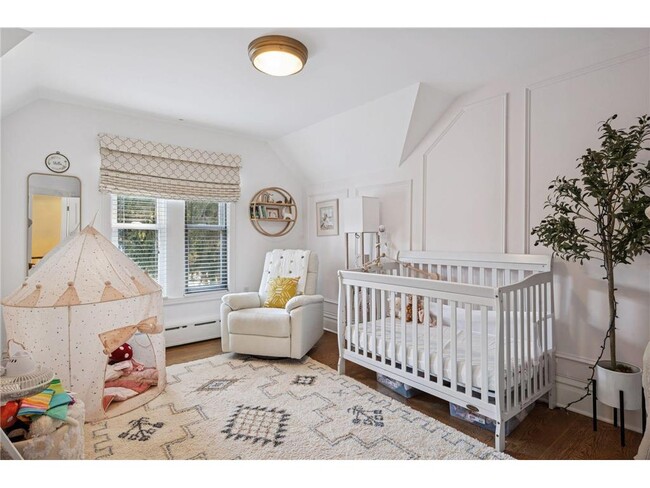 Building Photo - 5 Cooper Ave