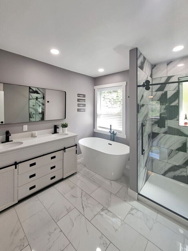 Building Photo - Coming Soon! Mid Century Modern Cape Cod i...