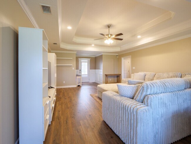 Building Photo - 3960 Landings Cir