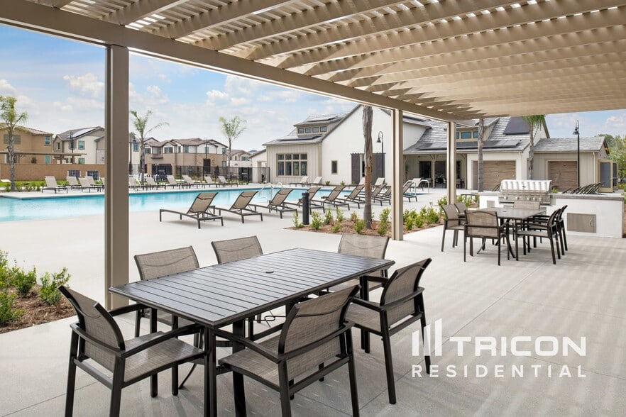 Building Photo - 31657 Luther Dr