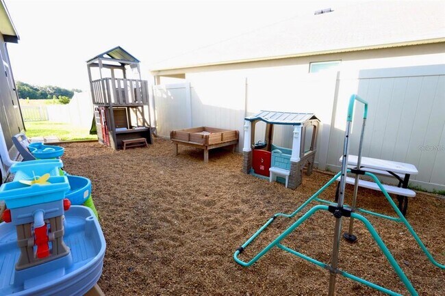Building Photo - 33773 Jasper Stone Dr
