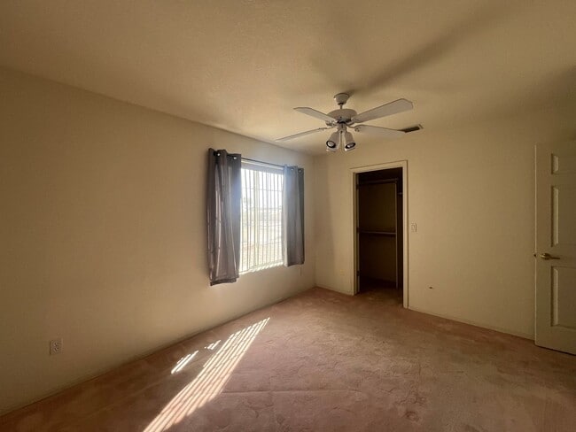 Building Photo - 3 Bedroom - 2 Bath Home