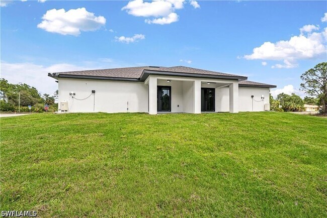 Building Photo - 1010 Jaguar Blvd