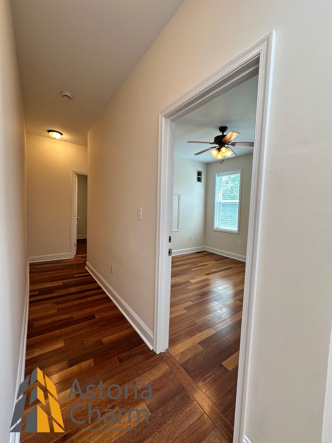 Building Photo - Live in Comfort: Spacious 3 Bedroom 2 Bath...
