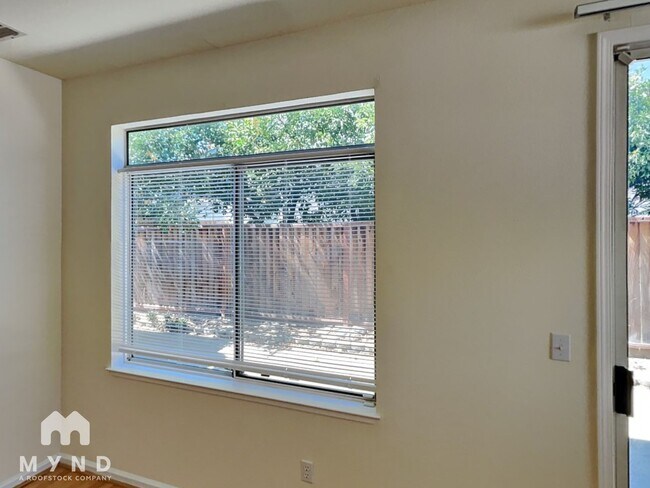 Building Photo - 5053 Moccasin Way