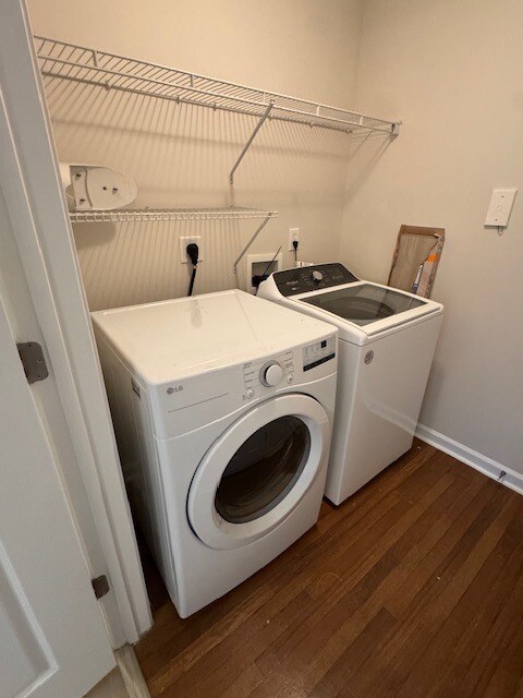 Laundry room - 4702 Pennoak Ln