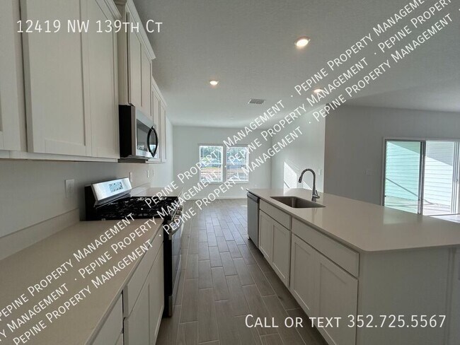 Building Photo - 12419 NW 139th Dr