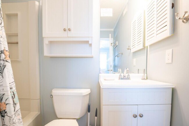 Building Photo - OFF-SEASON FURNISHED MONTHLY RENTAL AVAILABLE NOW