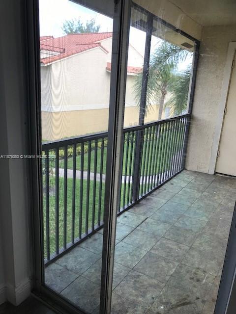 Building Photo - 1247 SW 46th Ave