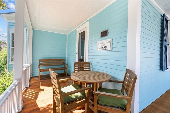 Building Photo - 58 Second St