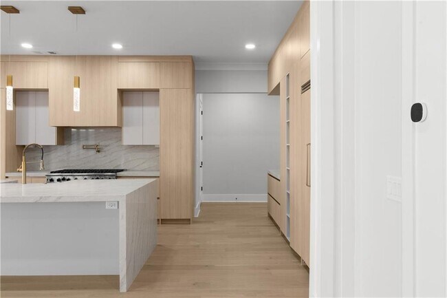 Building Photo - 407 Thunder Rd