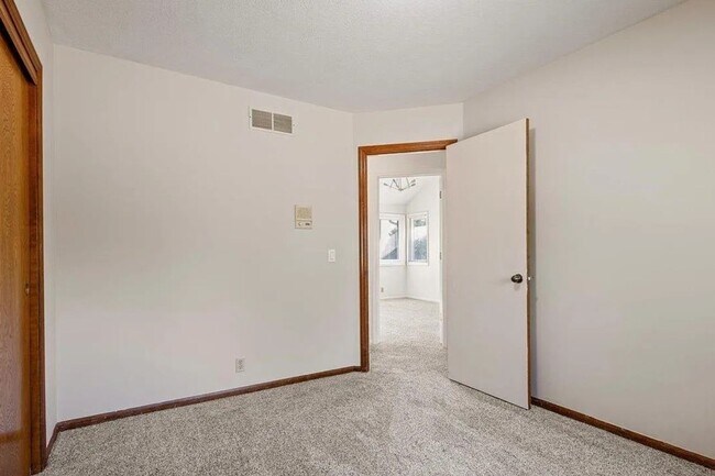 Building Photo - Exceptional Millard School District Home F...