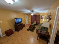 Building Photo - 6335 Franklin Ave