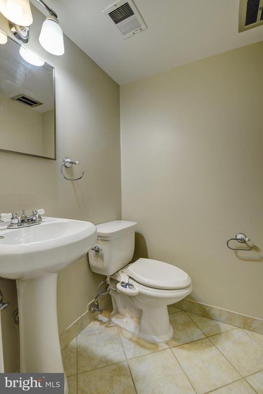 Building Photo - 8521 Tysons Ct