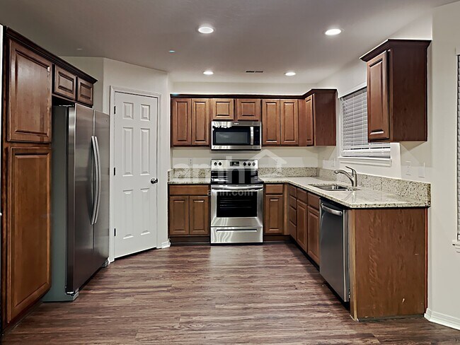 Building Photo - 2624 N Kristy Ave