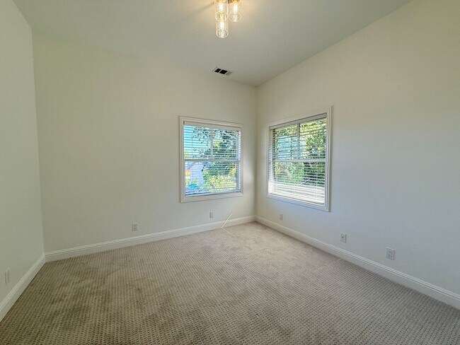 Building Photo - ? Elegant & Expansive Redwood City Home – ...