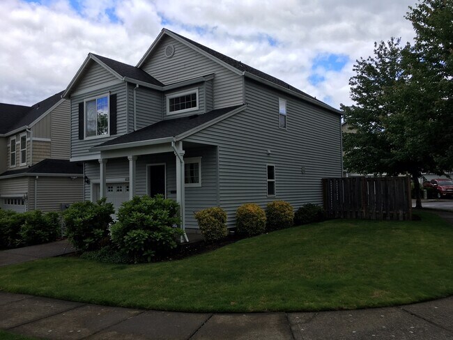 Building Photo - 16811 NW Greyhawk Dr