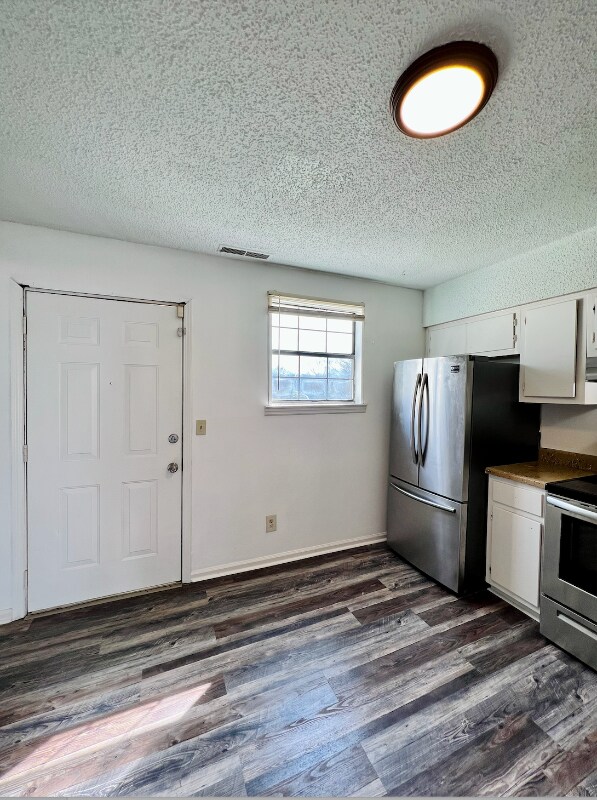Building Photo - 2439 Paulawood Dr