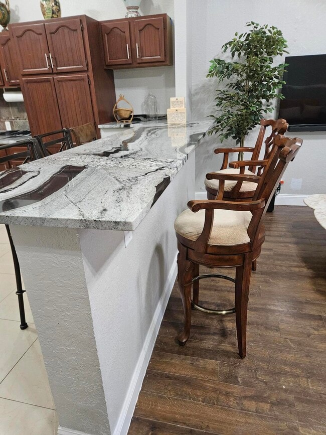 Building Photo - 11334 81st Ct N