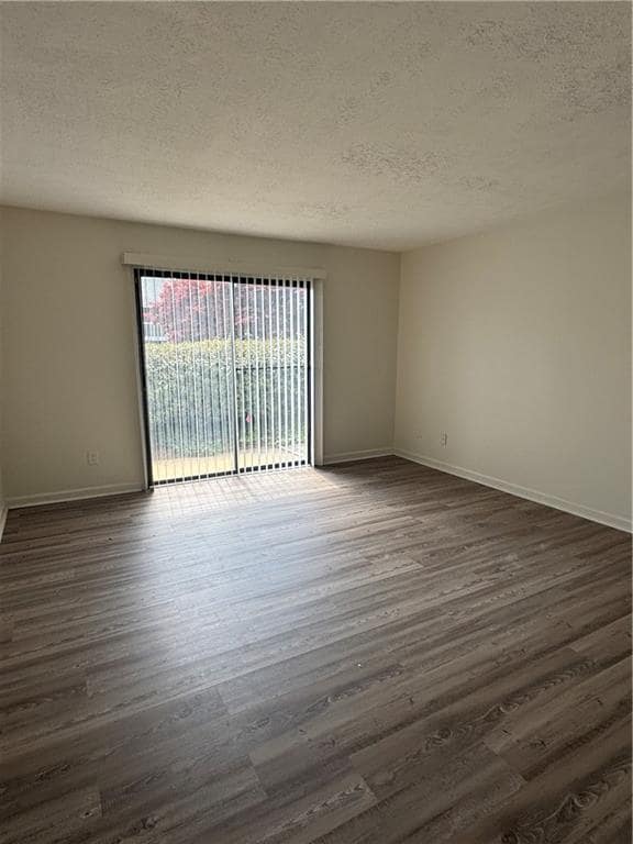 Building Photo - 728 Hanover Ln SE