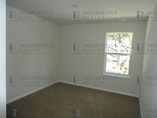 Building Photo - 3BR/2.5BA Town Home in Aloma Trails Commun...