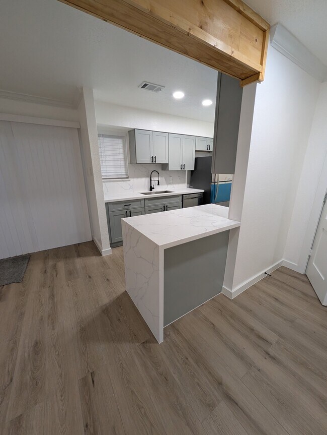 Building Photo - 6001 Reims Rd