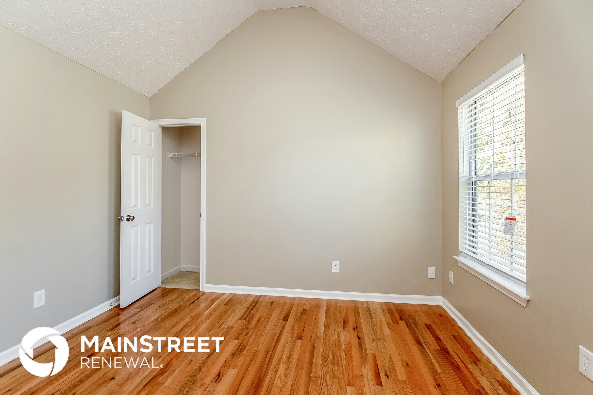 Building Photo - 3120 Lake Port Dr SW