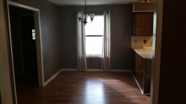 Building Photo - 1301 Scott St