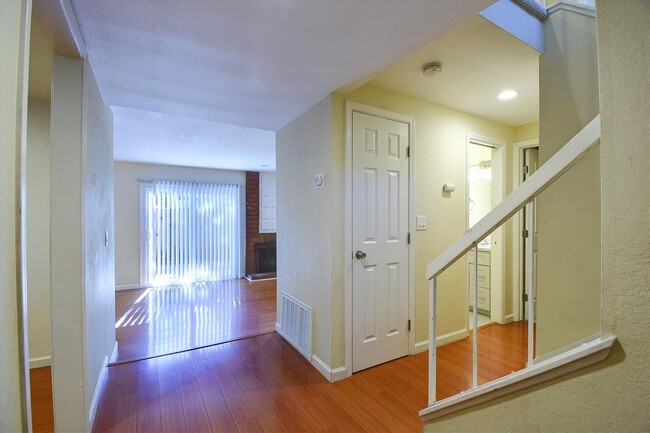 Building Photo - Remodeled townhouse with AC, Top Cupertino...