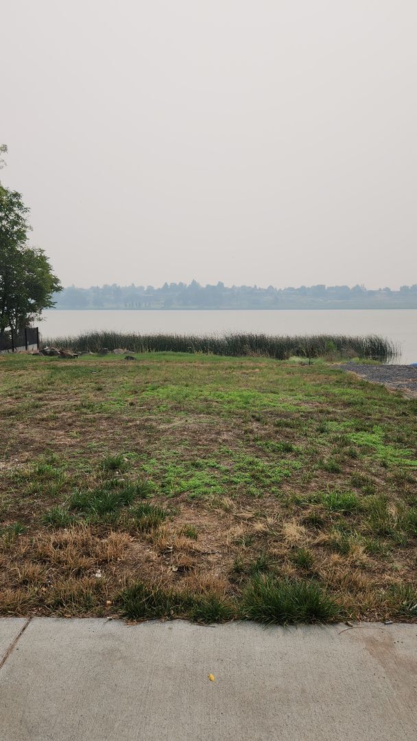 Building Photo - Lake house with Shop on 1/2 acre
