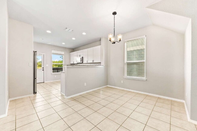 Building Photo - "Spacious 4-Bedroom Retreat with 3 Full Baths in San Antonio – Your Perfect 2029 Sq Ft Sanctuary!"