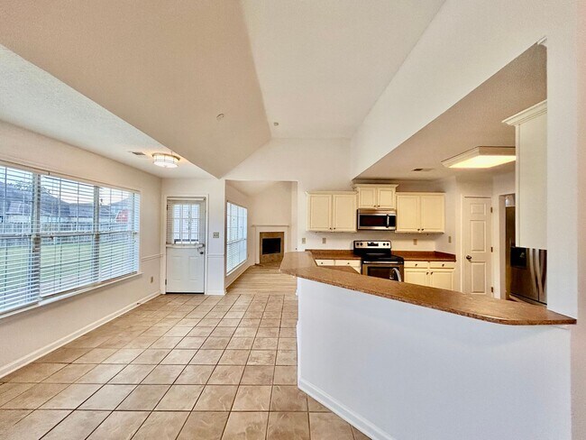 Building Photo - Discover this 4 bedroom 2 bath home for re...