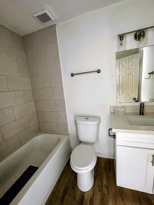 Building Photo - 12400 Brookglade Cir