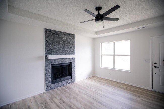 Building Photo - 3906 Overland Cir