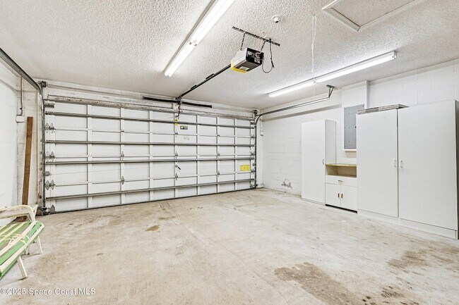 Building Photo - 2441 Wolf Creek Dr