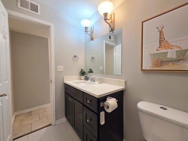 Building Photo - 5001 Carriage Way Dr