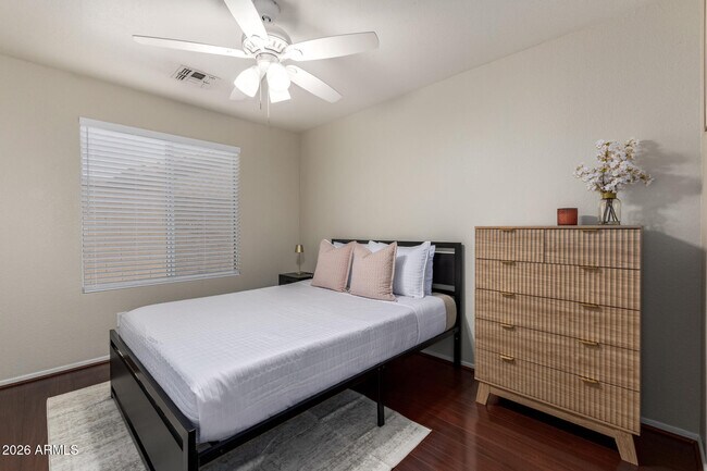 Building Photo - 6424 E Menlo St