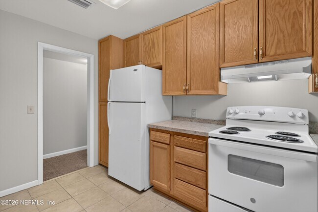 Building Photo - 2618 Arlex Dr E