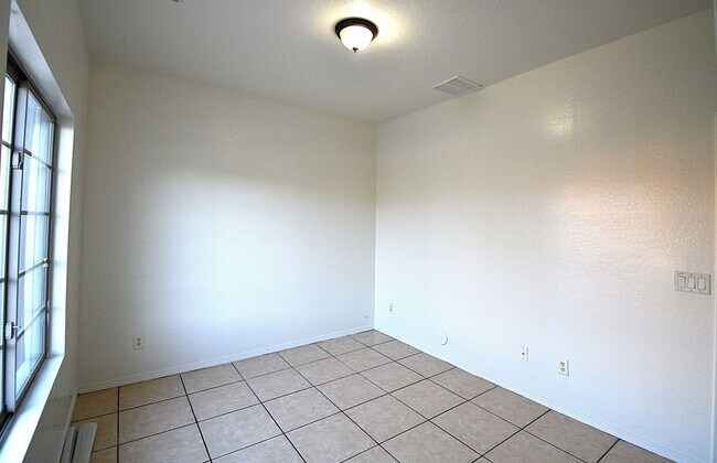 Building Photo - 9201 W Elwood St