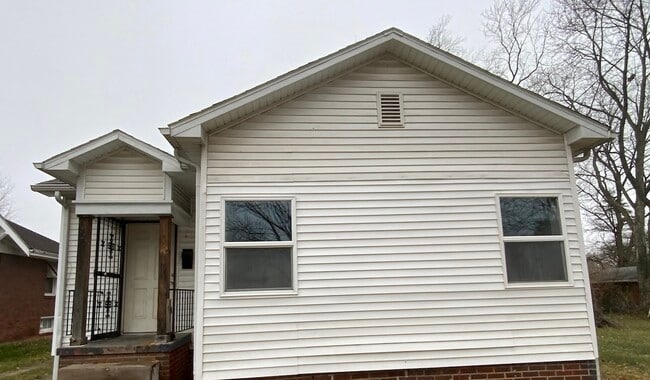 Primary Photo - 1222 N Franklin St