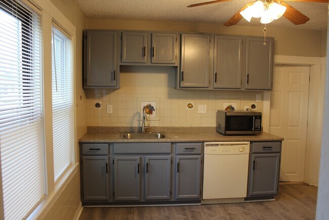 Building Photo - 10 Mattakeeset St